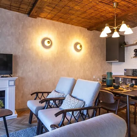 Central 2br Marques By Lovelystay