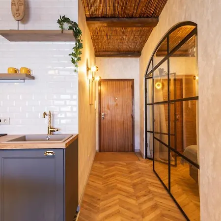 Central 2br Marques By Lovelystay